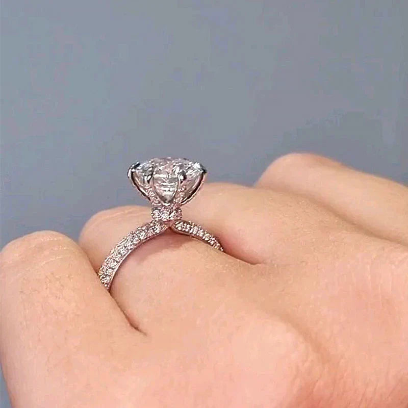 Moissanite Round Cut Engagement Ring for Women