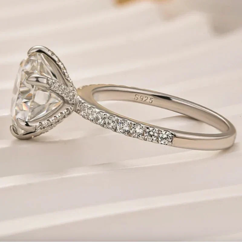 Moissanite Round Cut Engagement Ring