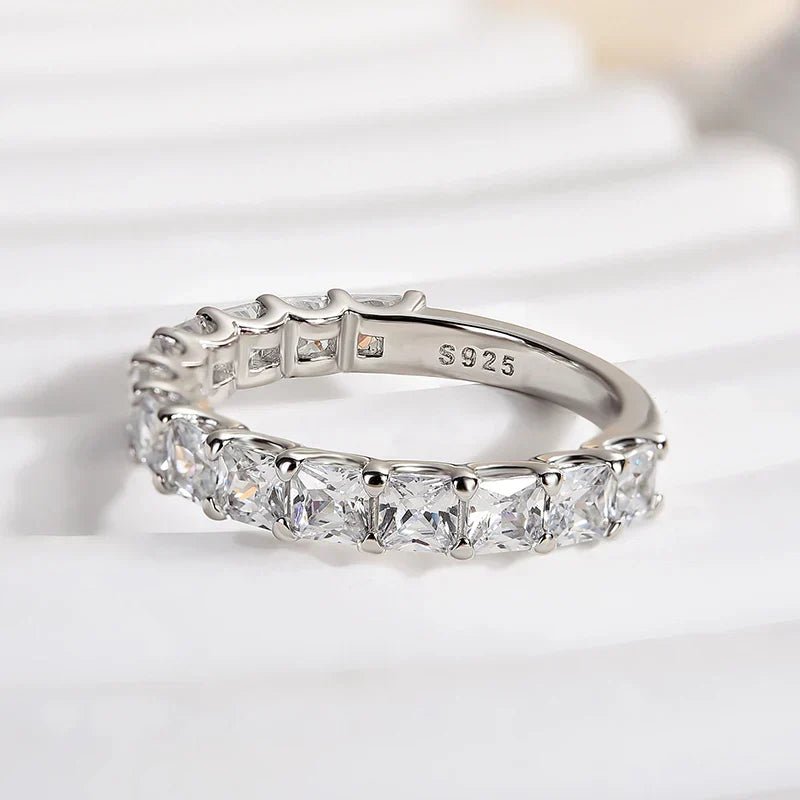 Gorgeous Radiant Cut Women's Wedding Ring