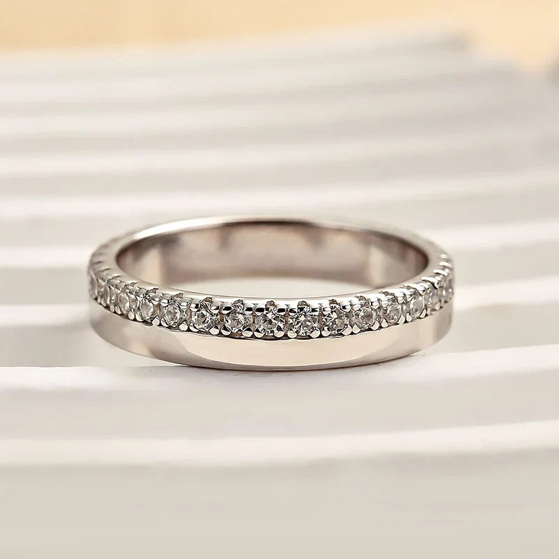 Fashion Yellow Gold Round Cut Wedding Band