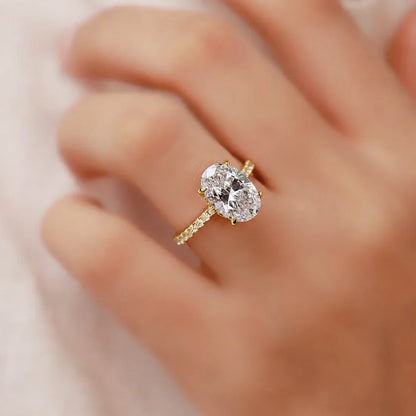 Oval Cut Engagement Ring