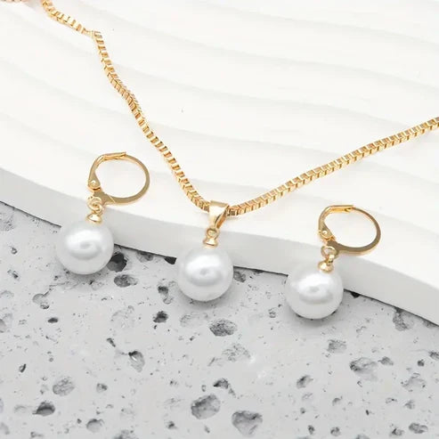 Golden Grace Pearl Jewelry Set