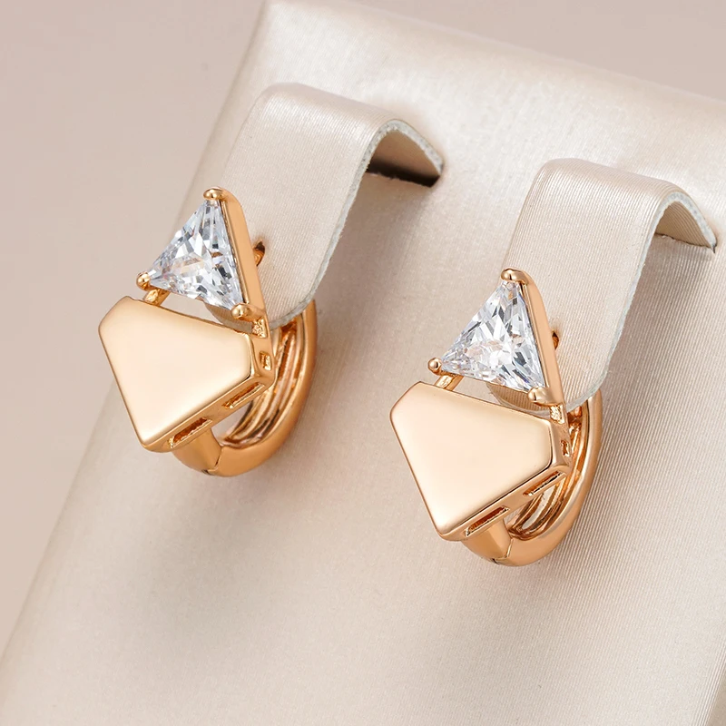 Elegant Shiny Lace Earrings in Gold